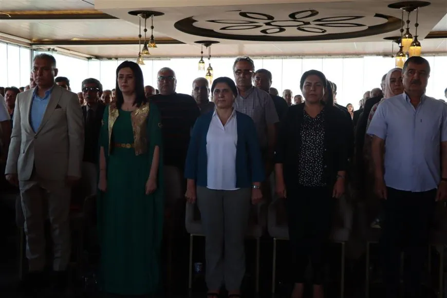 Di salvegera damezrandina 25ˊan a KNKˊê de: Bangên yekitî û daneheva mala Kurdî