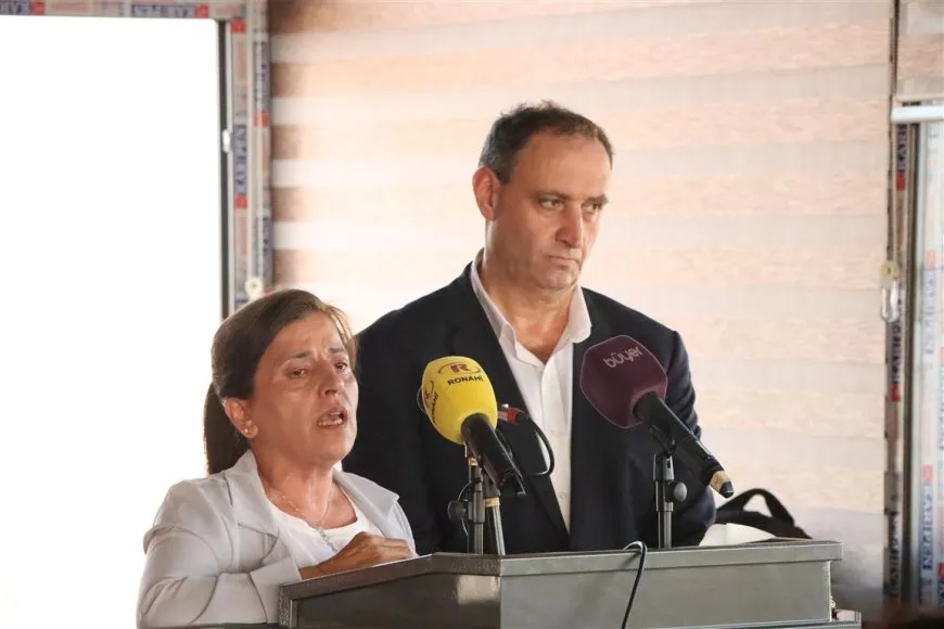 Di salvegera damezrandina 25ˊan a KNKˊê de: Bangên yekitî û daneheva mala Kurdî