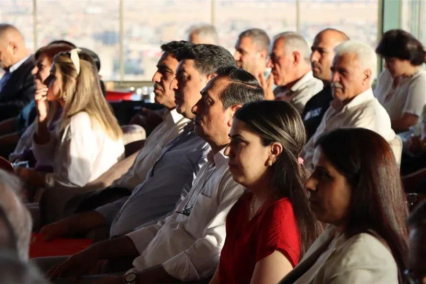 Di salvegera damezrandina 25ˊan a KNKˊê de: Bangên yekitî û daneheva mala Kurdî