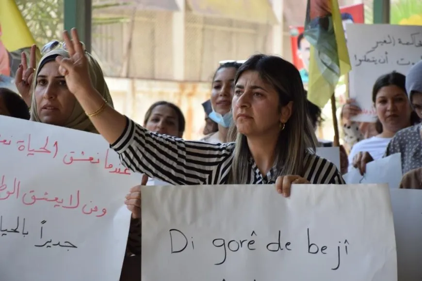 Şêniyên kantona Firatê li dijî êriş û tecrîdê meşiyan