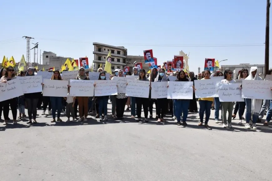 Şêniyên kantona Firatê li dijî êriş û tecrîdê meşiyan
