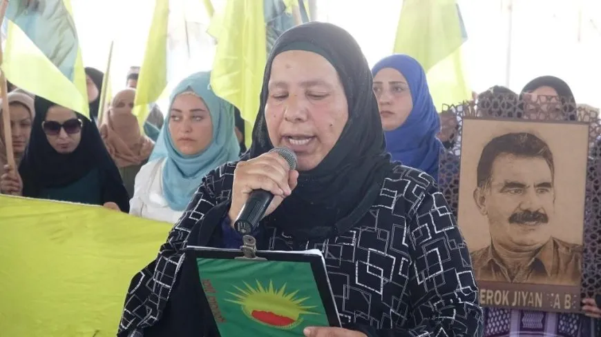 Şêniyên kantona Firatê li dijî êriş û tecrîdê meşiyan