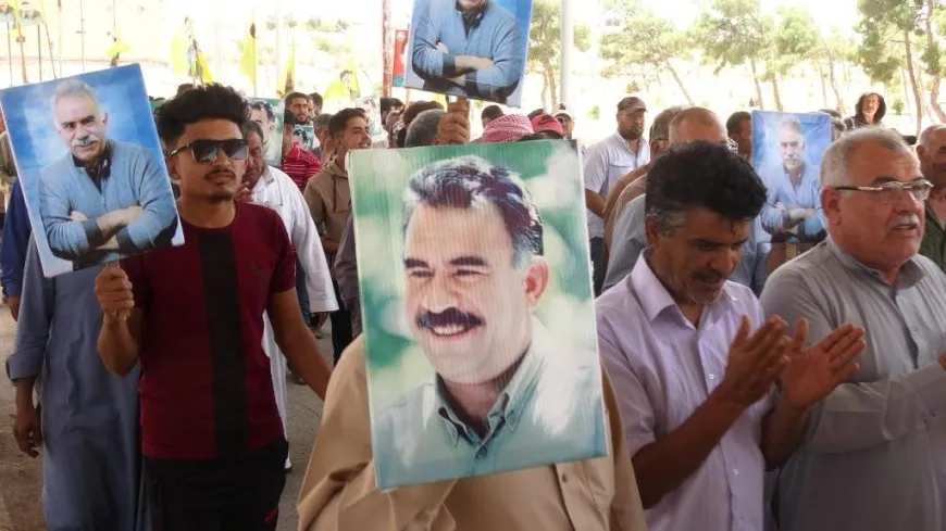 Şêniyên kantona Firatê li dijî êriş û tecrîdê meşiyan