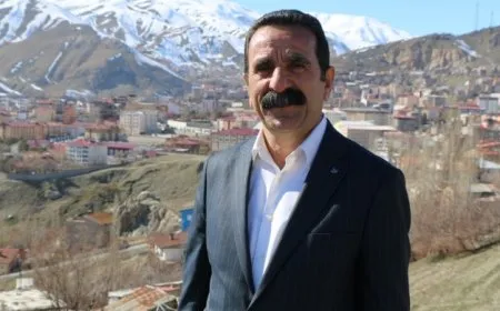 Parêzerê Hevşaredar Akiş ê di bin çavan de