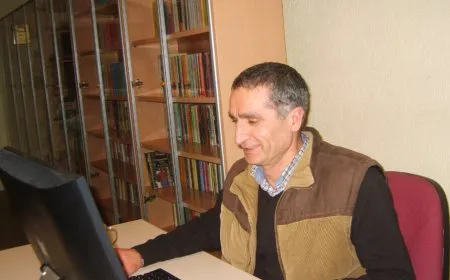 Ji bo rojnamevan Serdar Karakoç bang hat kirin
