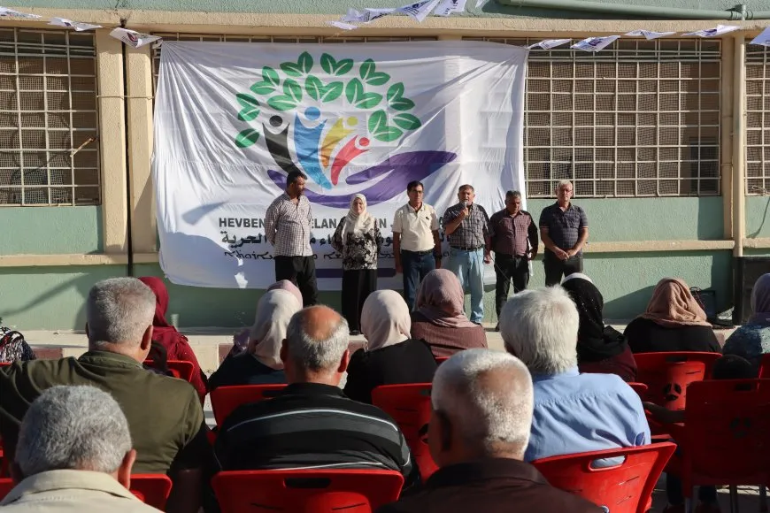 Namzetên şaredariya Qamişlo bi şêniyan re civiya