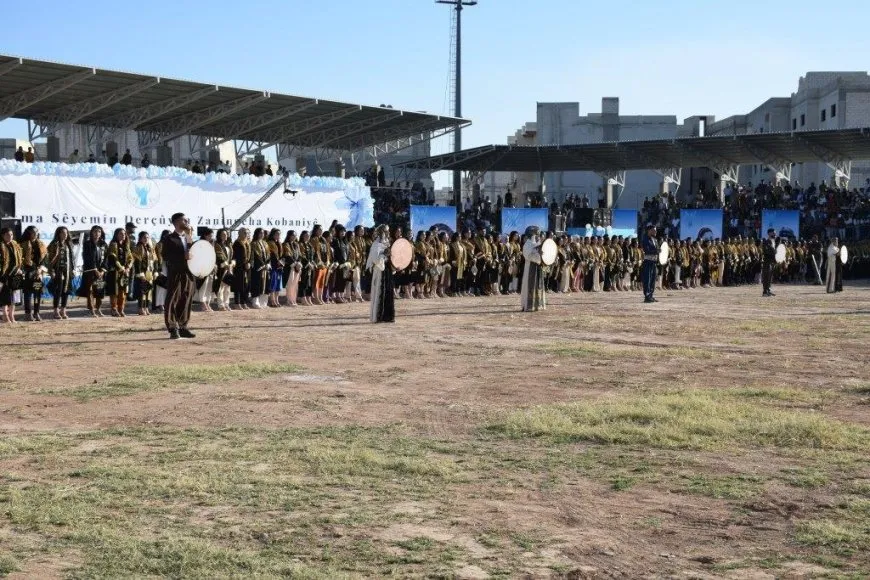 Li Kobanê têkildarî derçûna 250 xwendekarên Zanîngeha Kobanê şahî