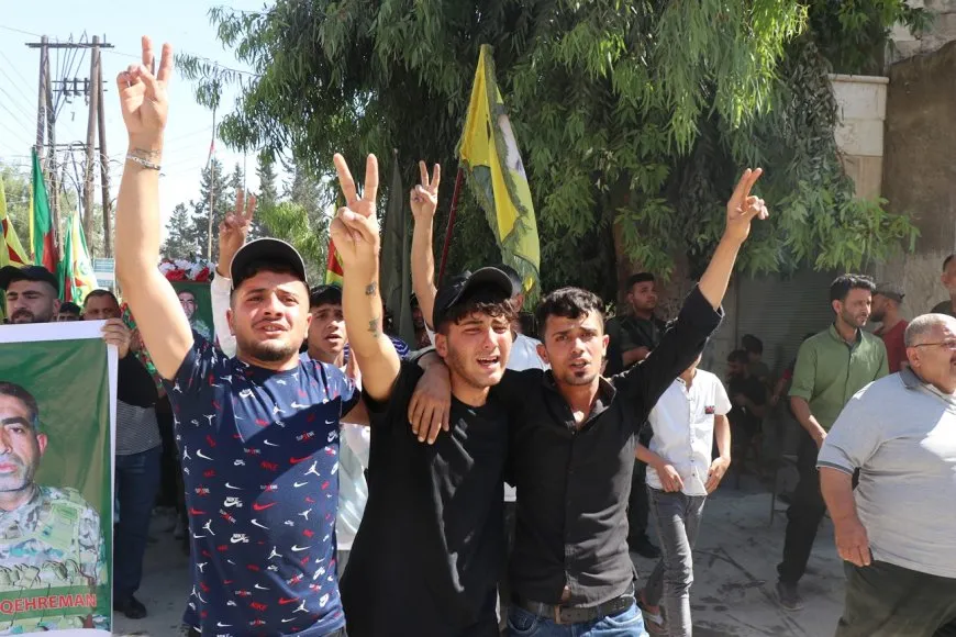 Şêniyên Helebê pêşwaziya şehîd Qehreman kir