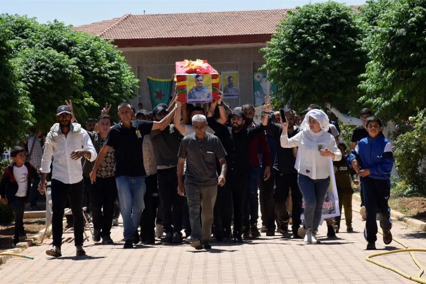 Botan çeka xizmekî xwe rakir û di rêya azadiyê de şehîd bû