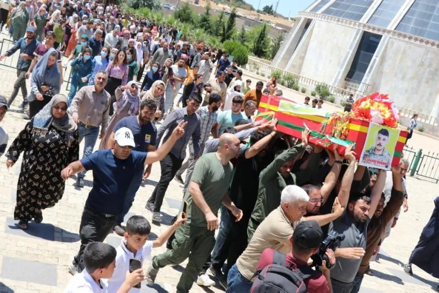 Bi merasîmeke bi heybet şehîd Bahoz oxir kir