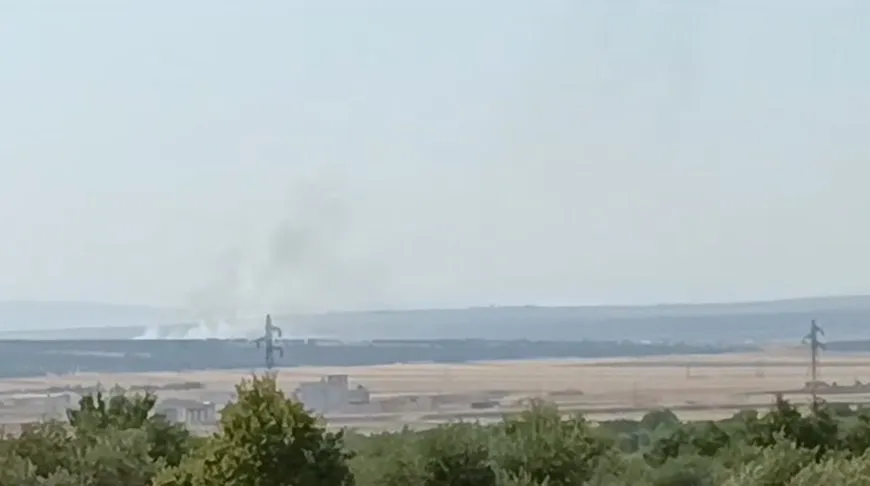 Los ocupantes prenden fuego a los campos de Sharawa