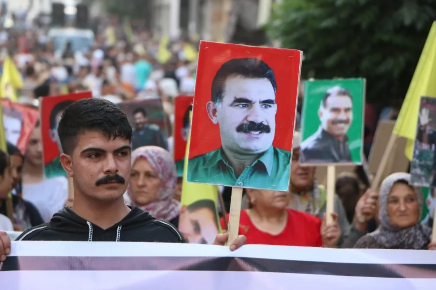 Xelkê Helebê ji bo azadiya Rêber Abdullah Ocalan meşiyan