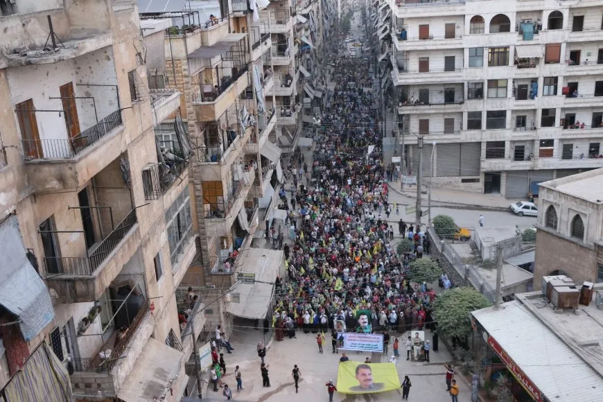 Xelkê Helebê ji bo azadiya Rêber Abdullah Ocalan meşiyan