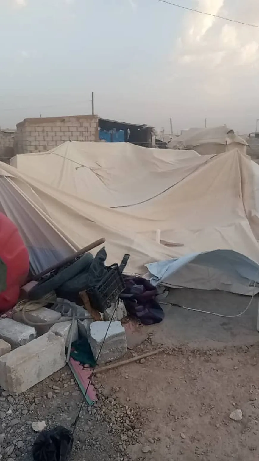 Ji ber bahoza li Hesekê zirar bi konên koçberan bûn