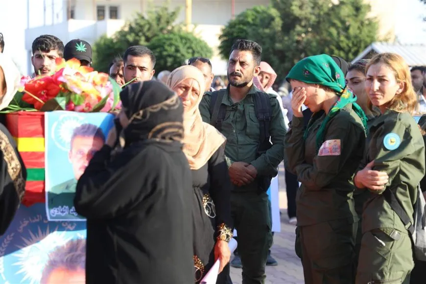 Şehîd Ehmed El Hadî li Goristana Şehîd Dijwar hat veşartin