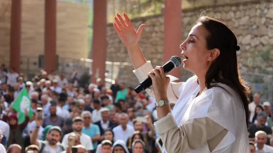 Tulay Hatîmogullari: Ev darbeyeke siyasî ye, em ê şaredariyên xwe biparêzin