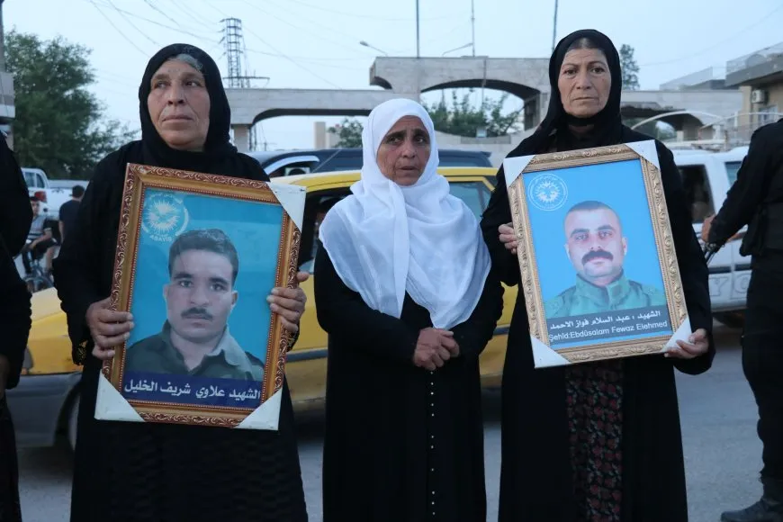 Li Qamişlo perde ji ser peykerên şehîdan hat rakirin