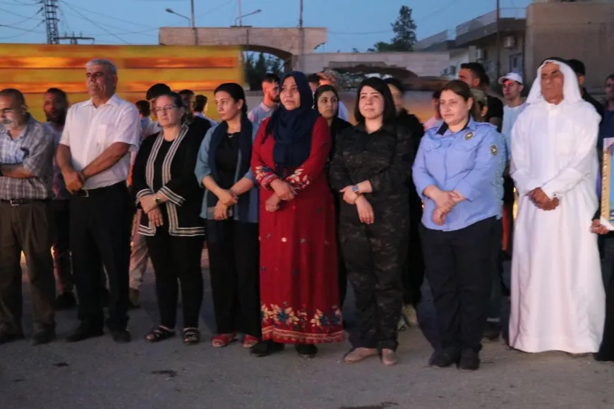 Li Qamişlo perde ji ser peykerên şehîdan hat rakirin