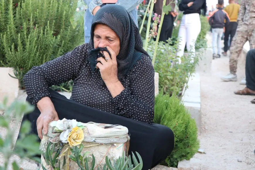 Bi boneya cejnê goristanên şehîdan hatin ziyaretkirin
