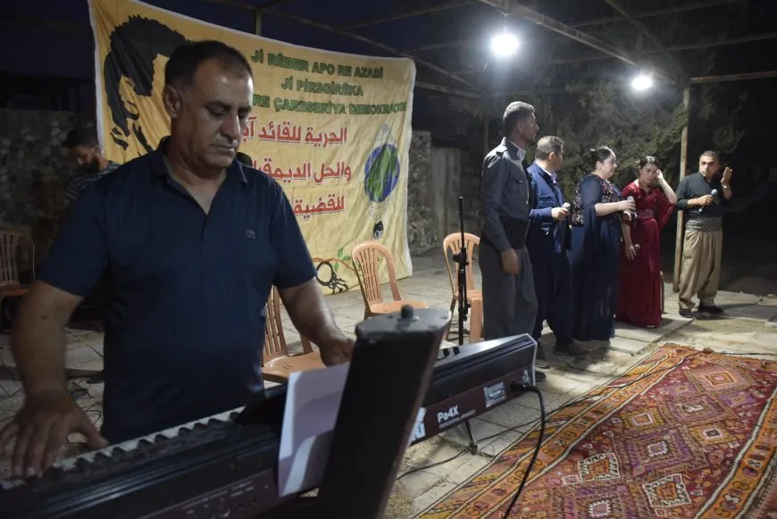 Bi bernameyek hunerî daxwaza azadiya Rêber Abdullah Ocalan kirin