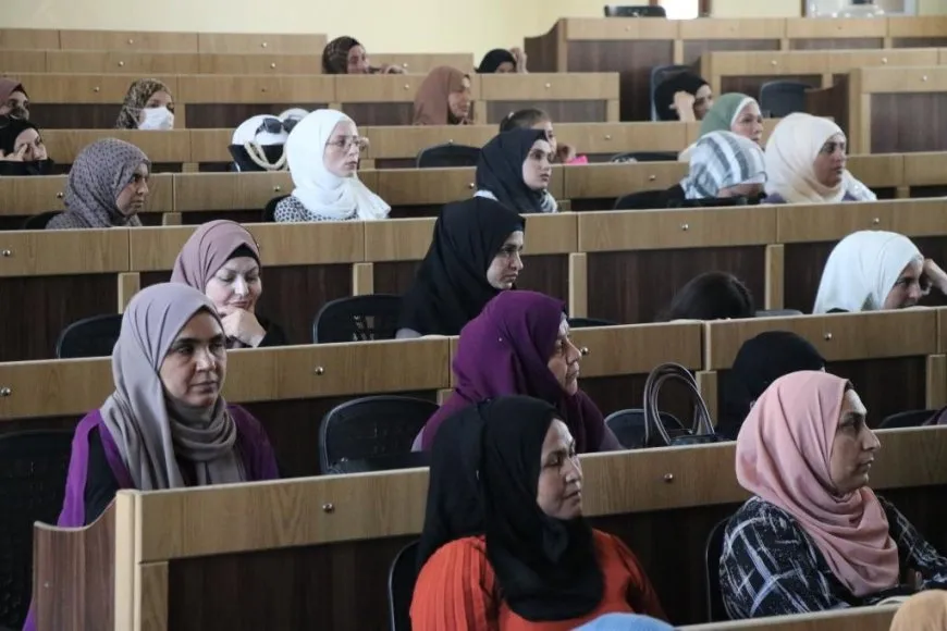 Komîteya Jinan a Desteya Perwerde û Fêrkirinê ya Minbicê civîna xwe ya salê li dar xist