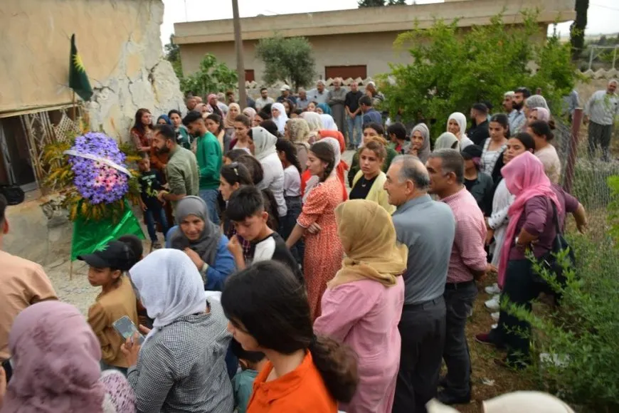 Bi vêxistina mûman şehîdên komkujiya Helincê hatin bibîranîn