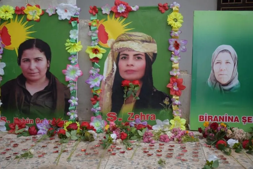 Bi vêxistina mûman şehîdên komkujiya Helincê hatin bibîranîn