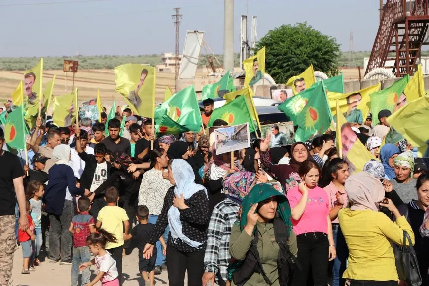 Bi daxuyanî û meşê tecrîda li ser Rêber Abdullah Ocalan hat şermezarkirin