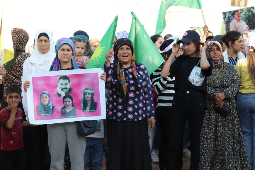 Bi daxuyanî û meşê tecrîda li ser Rêber Abdullah Ocalan hat şermezarkirin