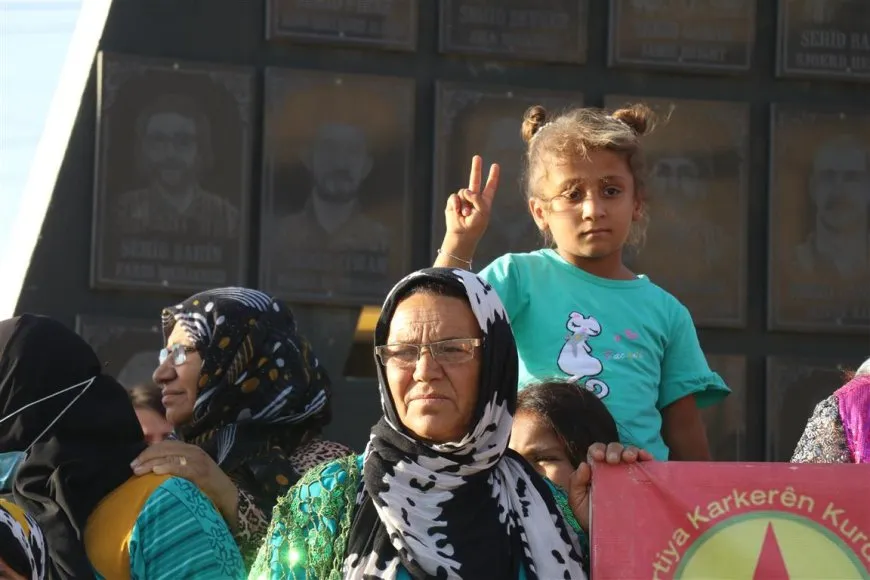 ˊEm şopdarên şehîd Zîlan inˊ