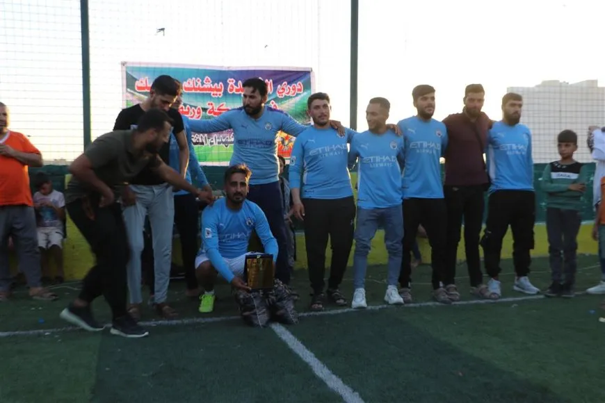 Desteya Ciwan û Werzîşê tîma Ciwanên Holê xelat kir