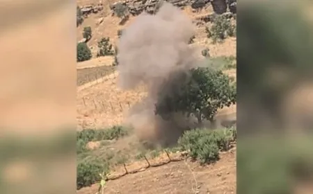 Leşkerên Tirk mal û milkên gundiyên Dêrelokê wêran dikin