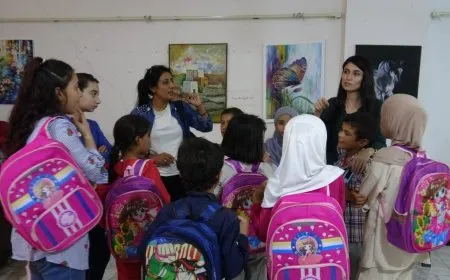Ji bo zarokên ji kampa Holê vedigerin çalakiyên hunerî