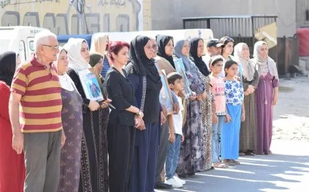 Ji bo şehîdên komkujiya Qamişloyê jiyan rawestiya