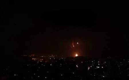 Îsraîlê baregehên hêzên Şamê bombebaran kirin
