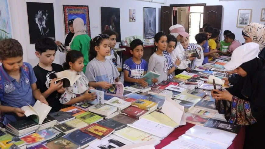 Pêşangeha Pirtûkan a li Reqayê di roja duyemîn de berdewam e