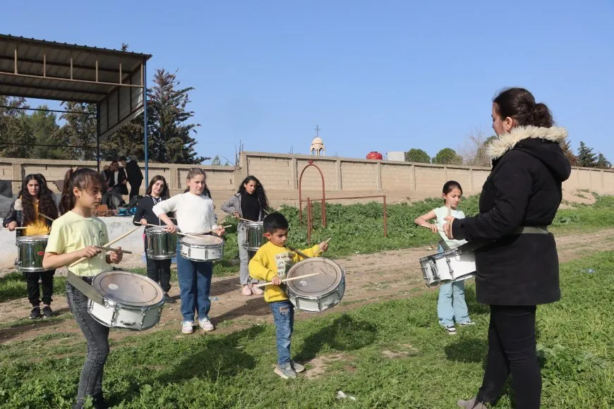 Folklora Suryanî fêrî şopdarên xwe dike