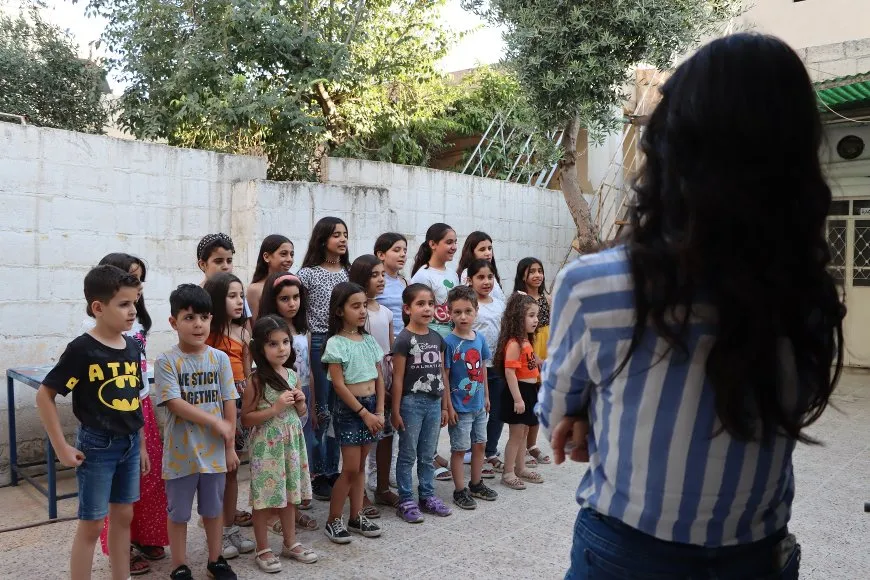 Folklora Suryanî fêrî şopdarên xwe dike