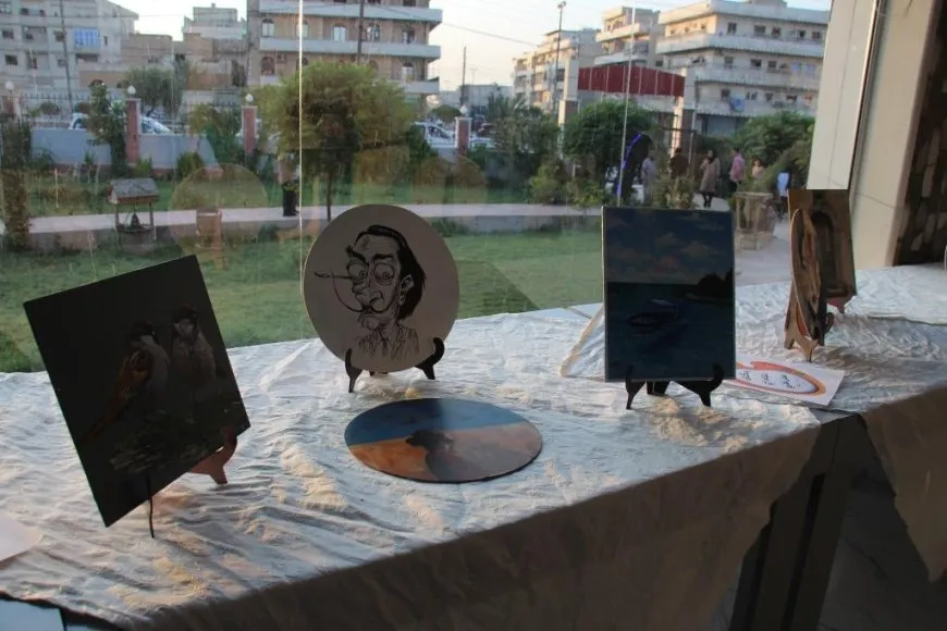 Li Minbicê pêşangeha şêwekariyê