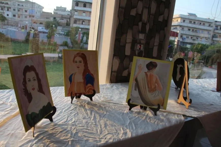 Li Minbicê pêşangeha şêwekariyê