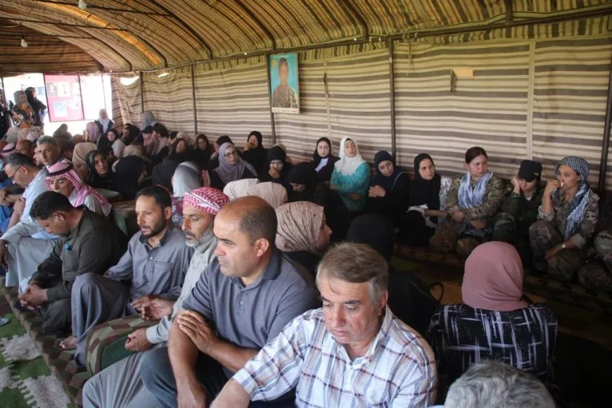 Xelkê Minbicê sersaxî da malbatên şehîdan
