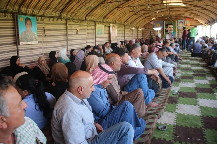 Xelkê Minbicê sersaxî da malbatên şehîdan