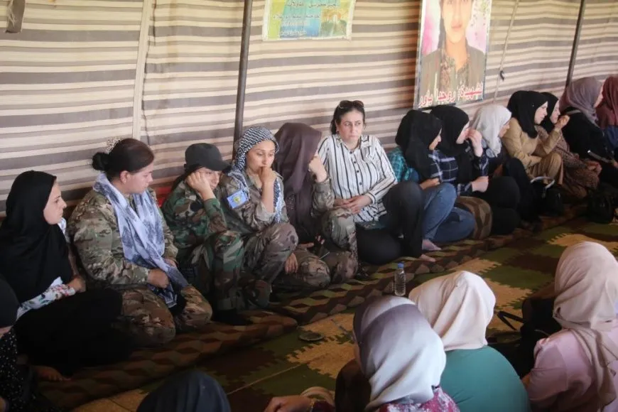 Xelkê Minbicê sersaxî da malbatên şehîdan