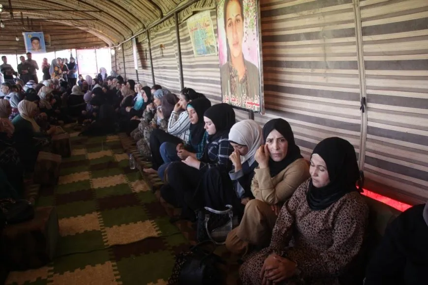 Xelkê Minbicê sersaxî da malbatên şehîdan