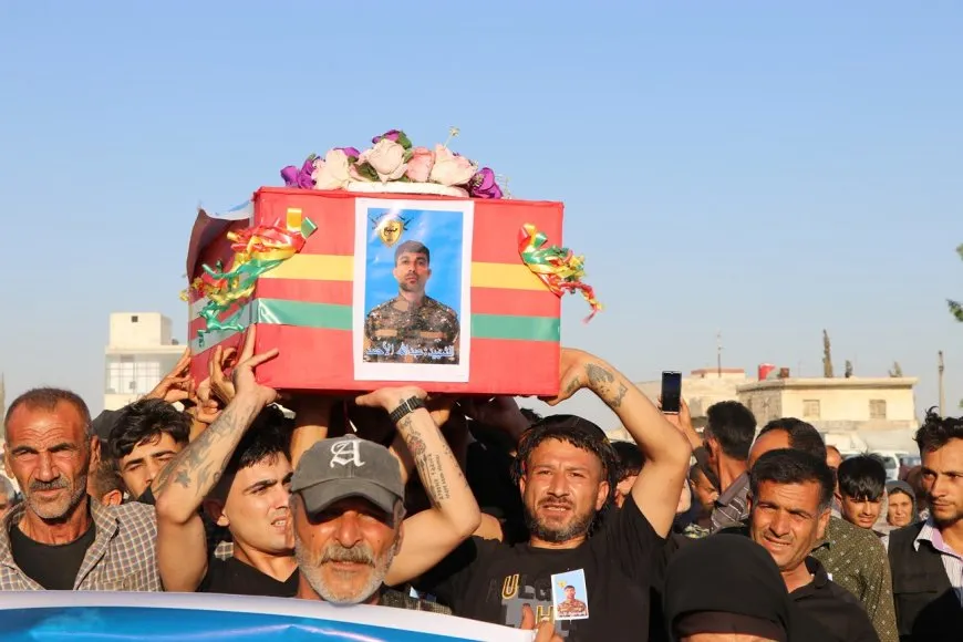 Şehîdê Hêzên Cebhet El Ekrad li Şehbayê hat oxirkirin