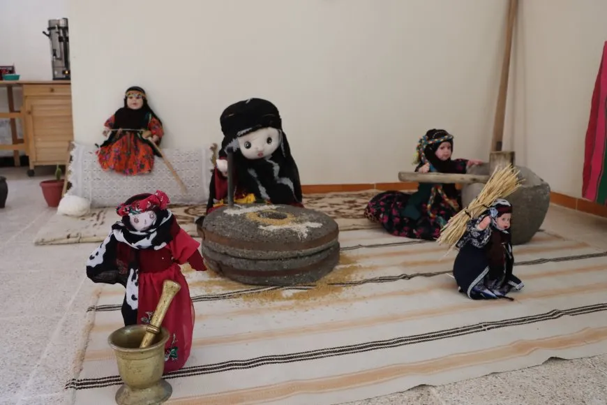 Weqfa Jina Azad pêşangehek vekir