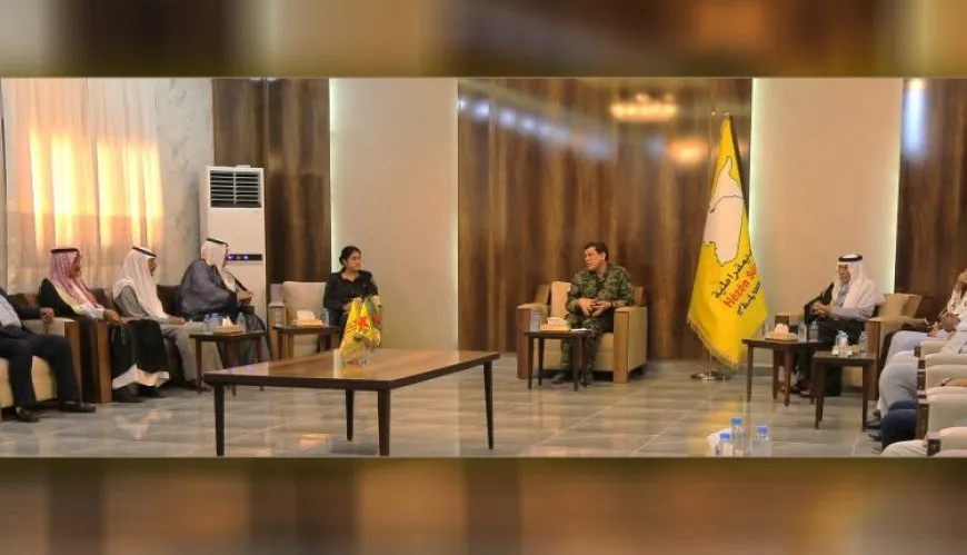 Nûnerên pêkhateyan bi fermandarên QSD û YPJ’ê re civiyan