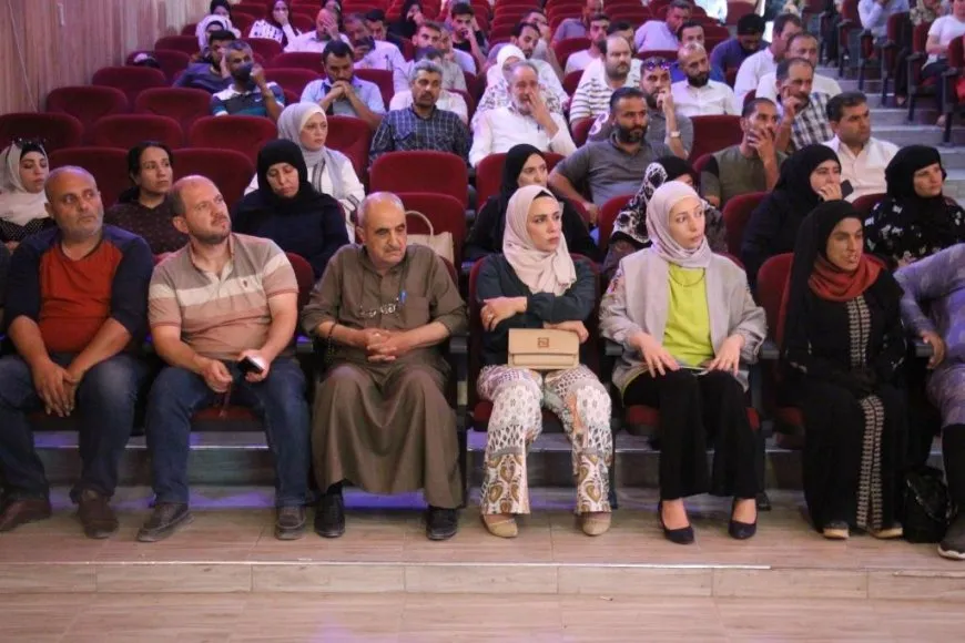 Pirtûka "Azadî dê ser bikeve" li şêniyên Minbicê hatin belavkirin