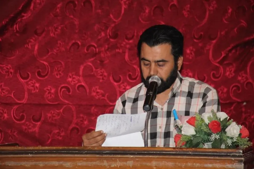 Pirtûka "Azadî dê ser bikeve" li şêniyên Minbicê hatin belavkirin