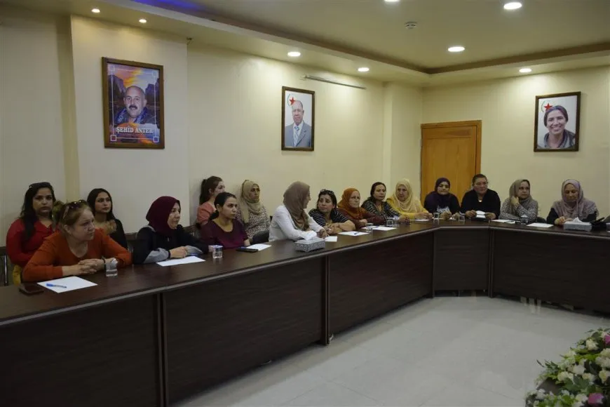 Meclisa Jinan a PYD’ê panelek li dar xist